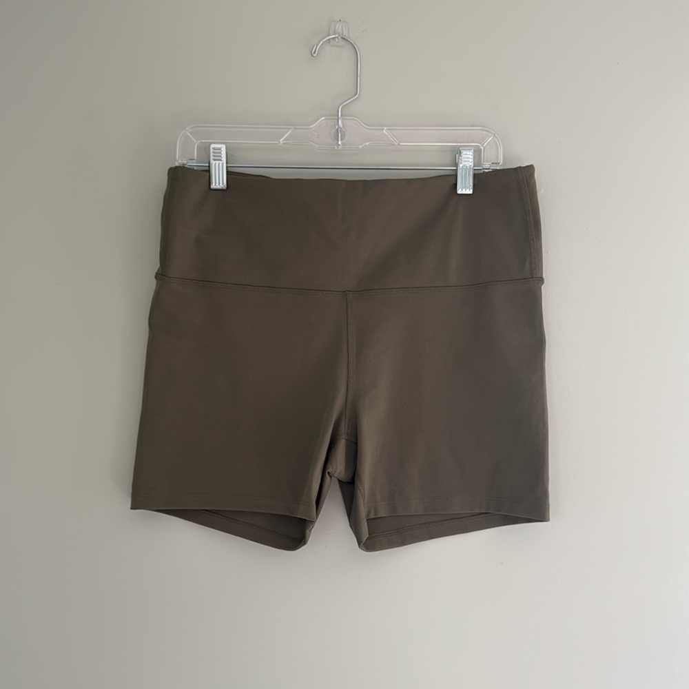 all in motion bike shorts